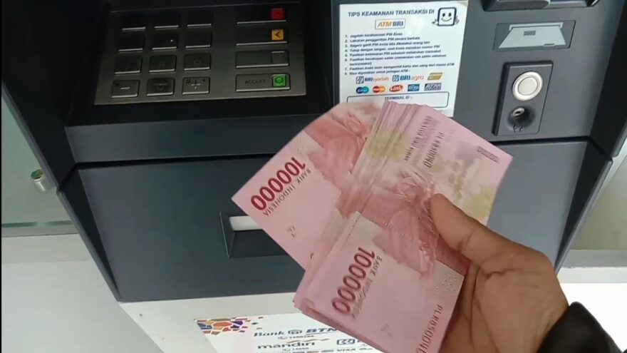 cara mengambil duit di atm bca